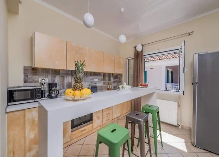 In Zakynthos With Pool & Near Tsilivi Βανάτο