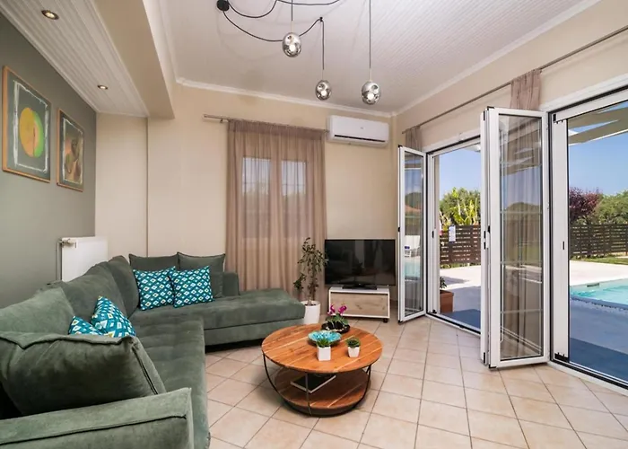 In Zakynthos With Pool & Near Tsilivi