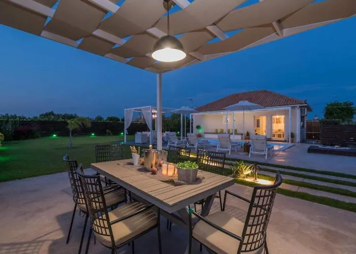 In Zakynthos With Pool & Near Tsilivi Βίλα *