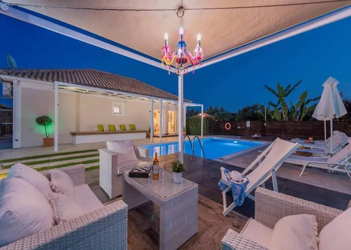 In Zakynthos With Pool & Near Tsilivi 别墅