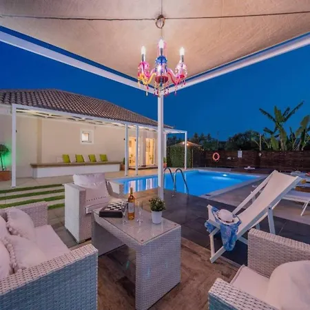 In Zakynthos With Pool & Near Tsilivi Villa