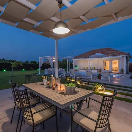 In Zakynthos With Pool & Near Tsilivi Villa *